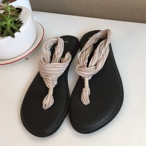 Sanuk yoga mat flip flops